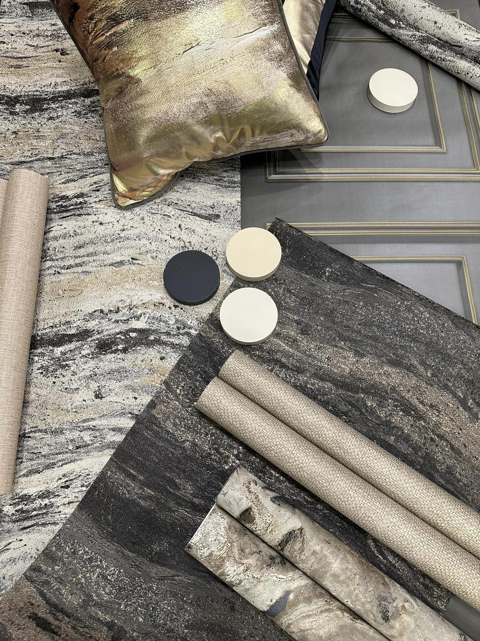 Onyx Natural Wallpaper