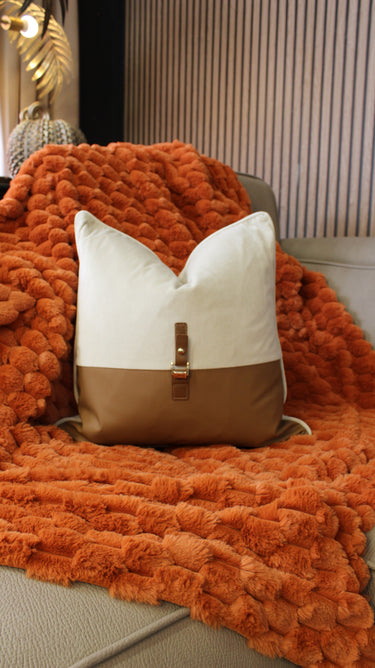 Paul Moneypenny Buckleup Neutral